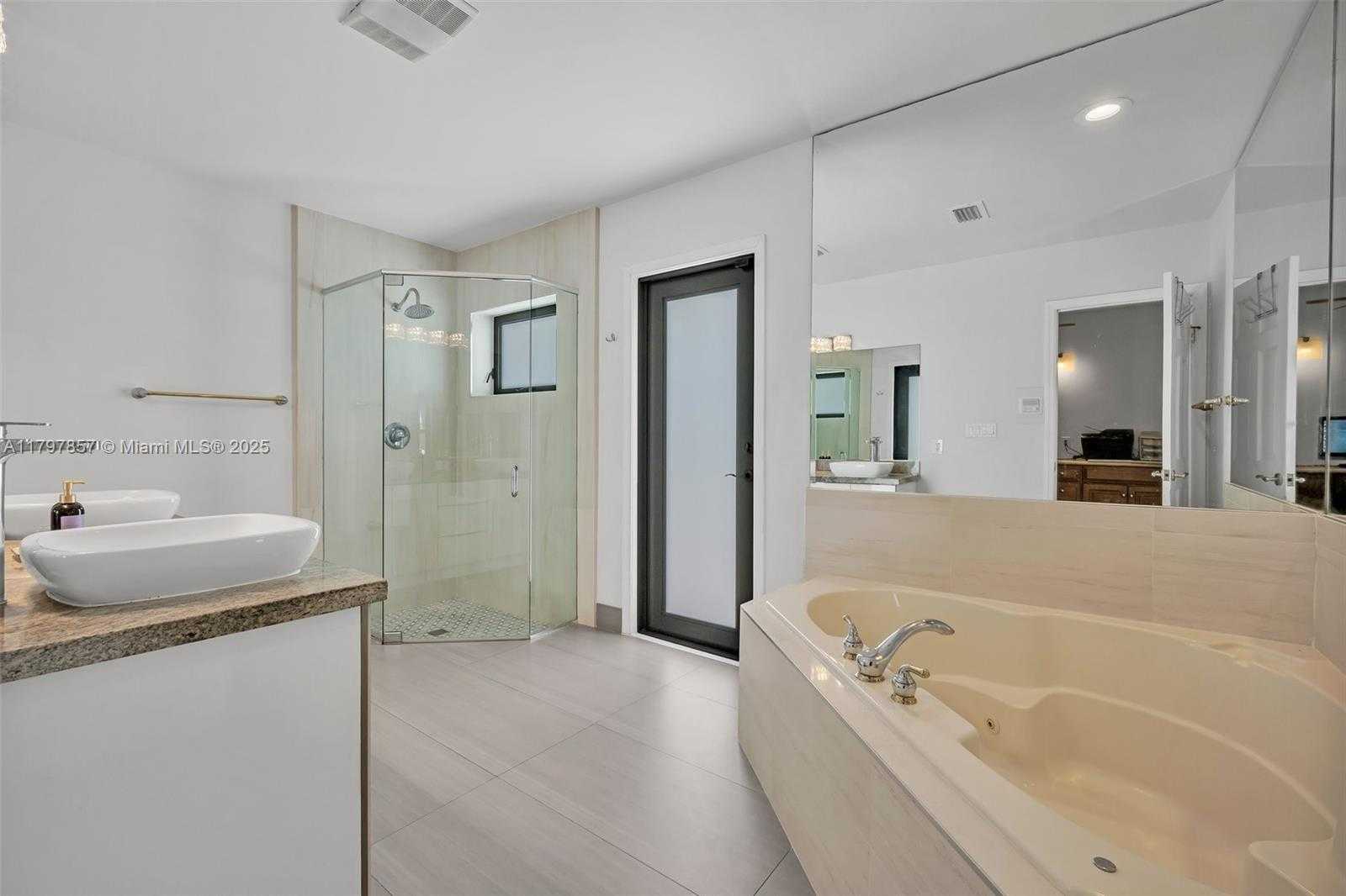 Small Image of 11850 SOUTH WEST 42ND CT, Davie Number 60