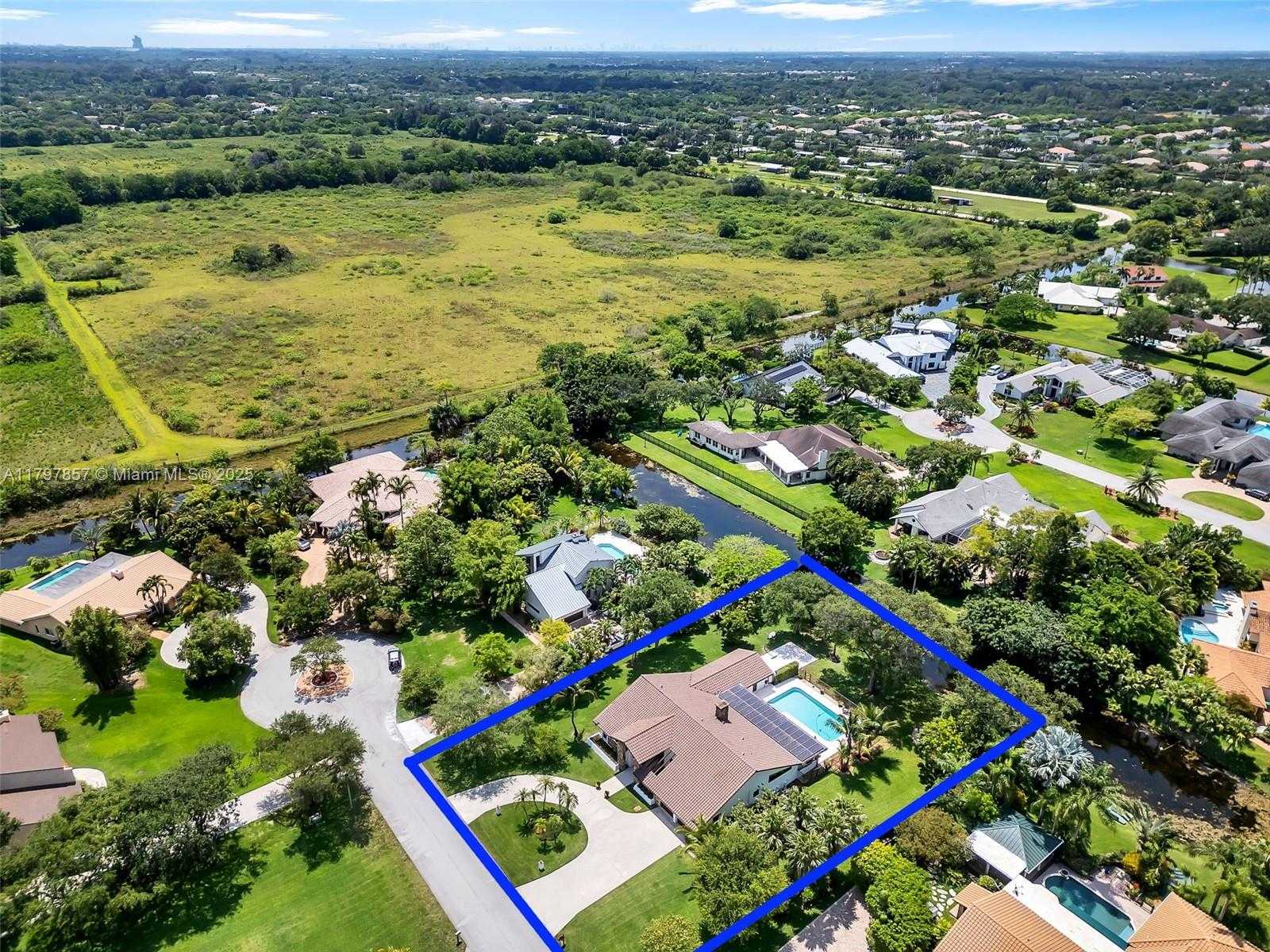 Small Image of 11850 SOUTH WEST 42ND CT, Davie Number 8