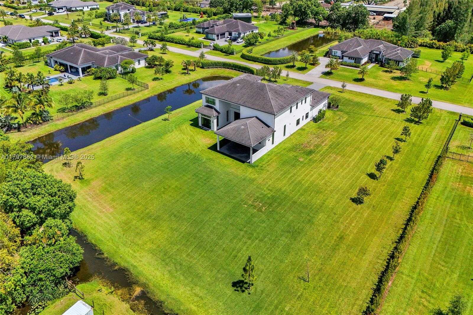 Small Image of 17811 SOUTH WEST 58TH ST, Southwest Ranches Number 33