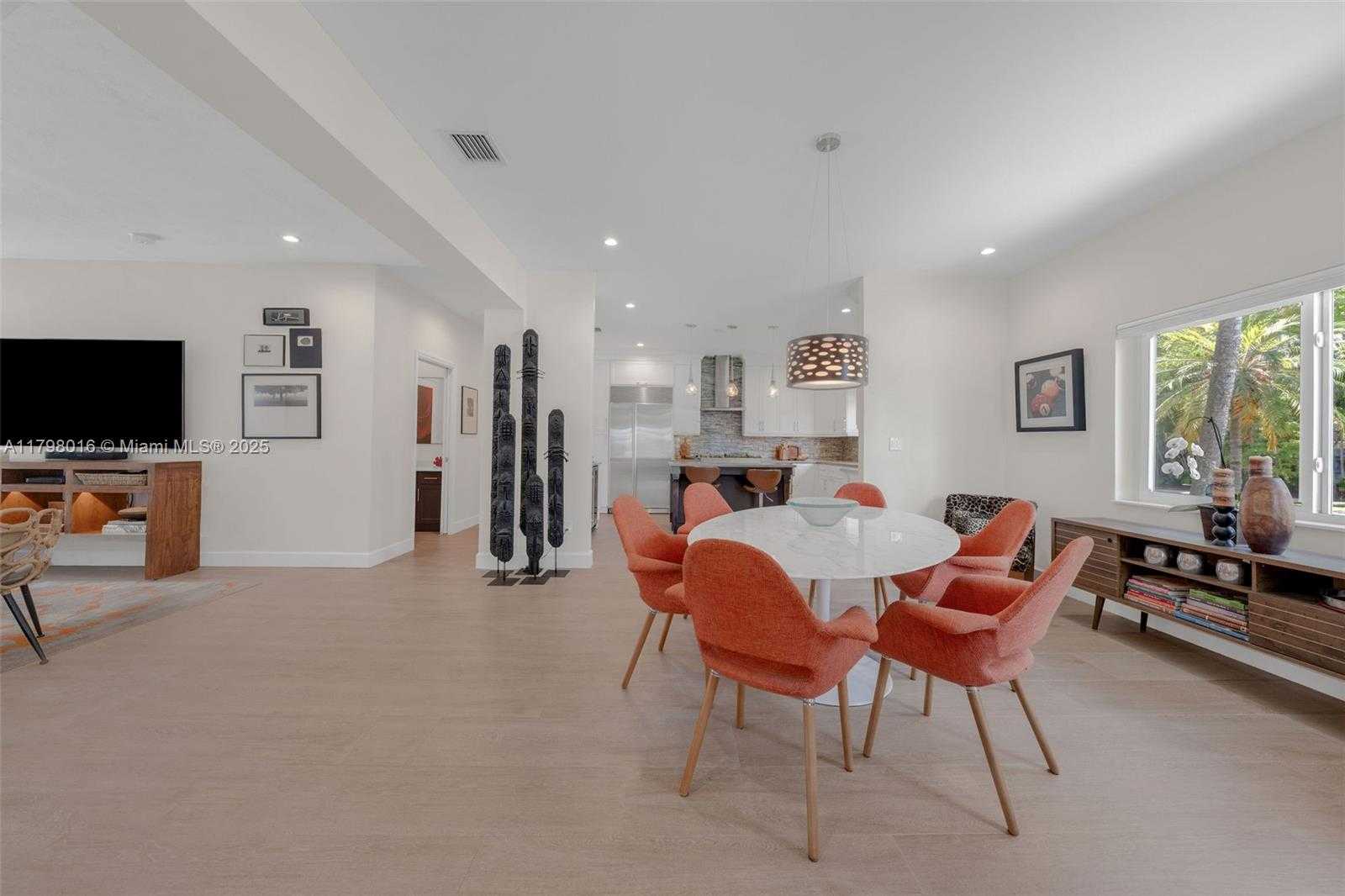 Small Image of 5550 NORTH BAYSHORE DR, Miami Number 10