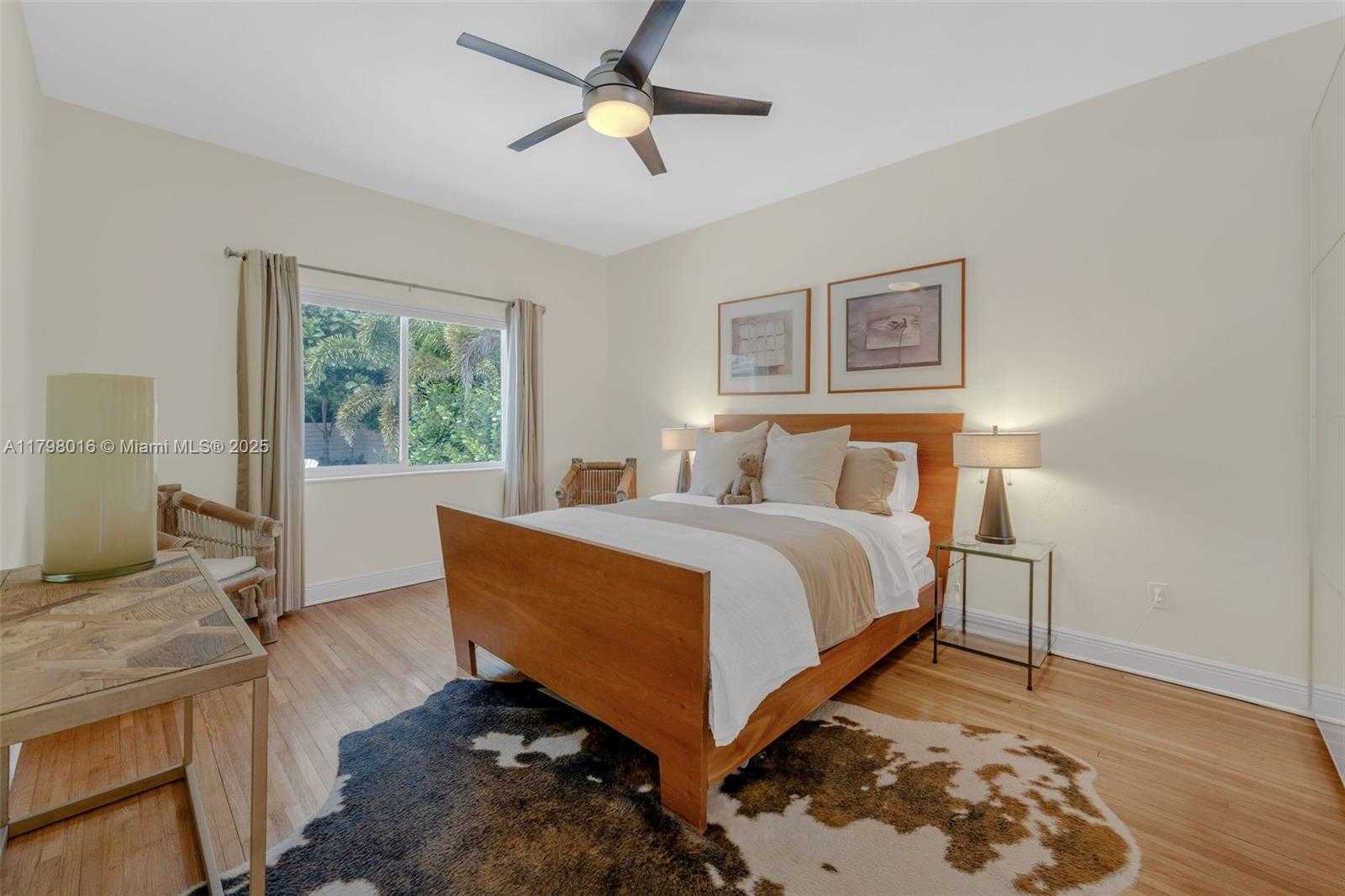Small Image of 5550 NORTH BAYSHORE DR, Miami Number 18