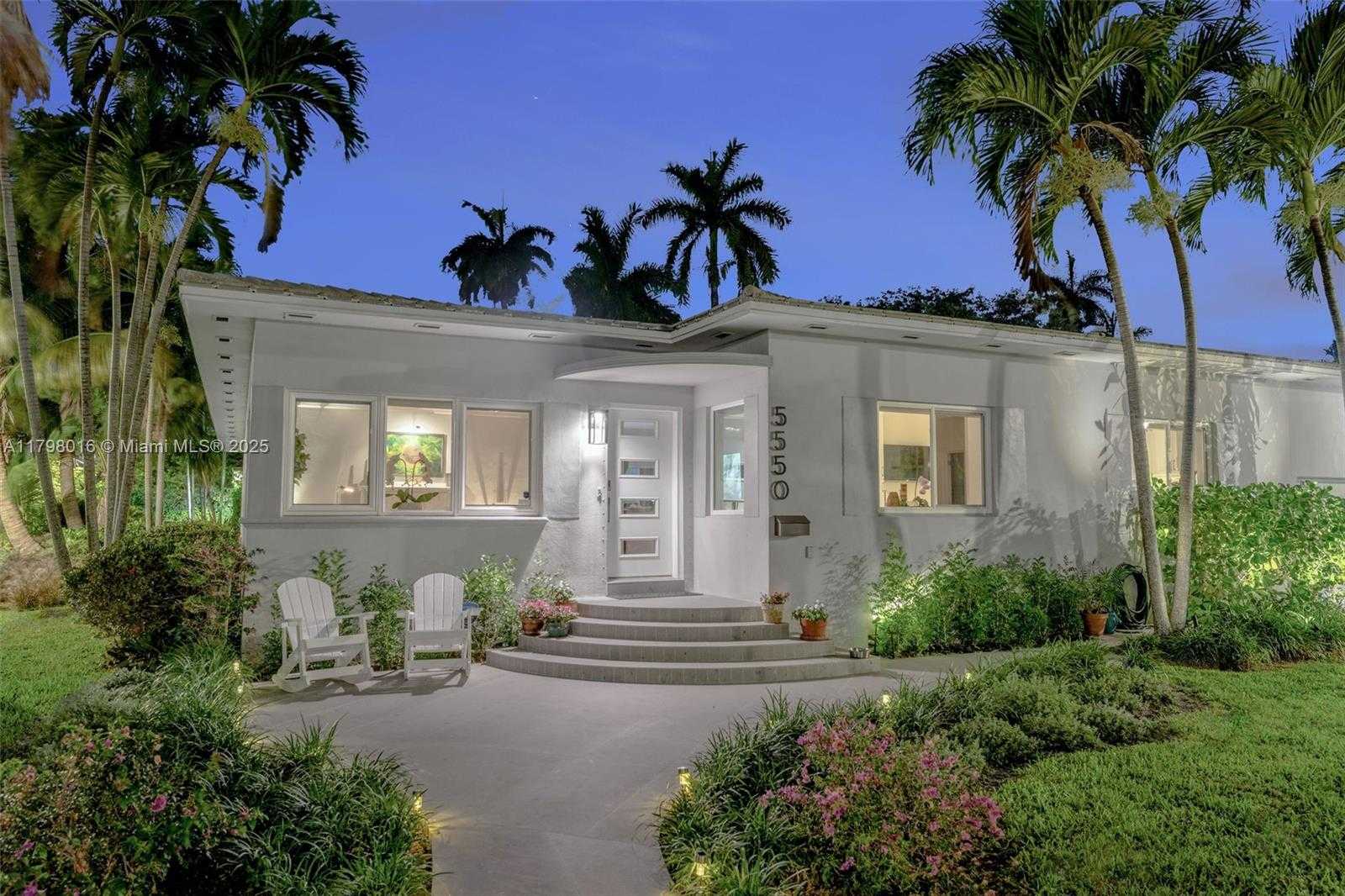Small Image of 5550 NORTH BAYSHORE DR, Miami Number 2