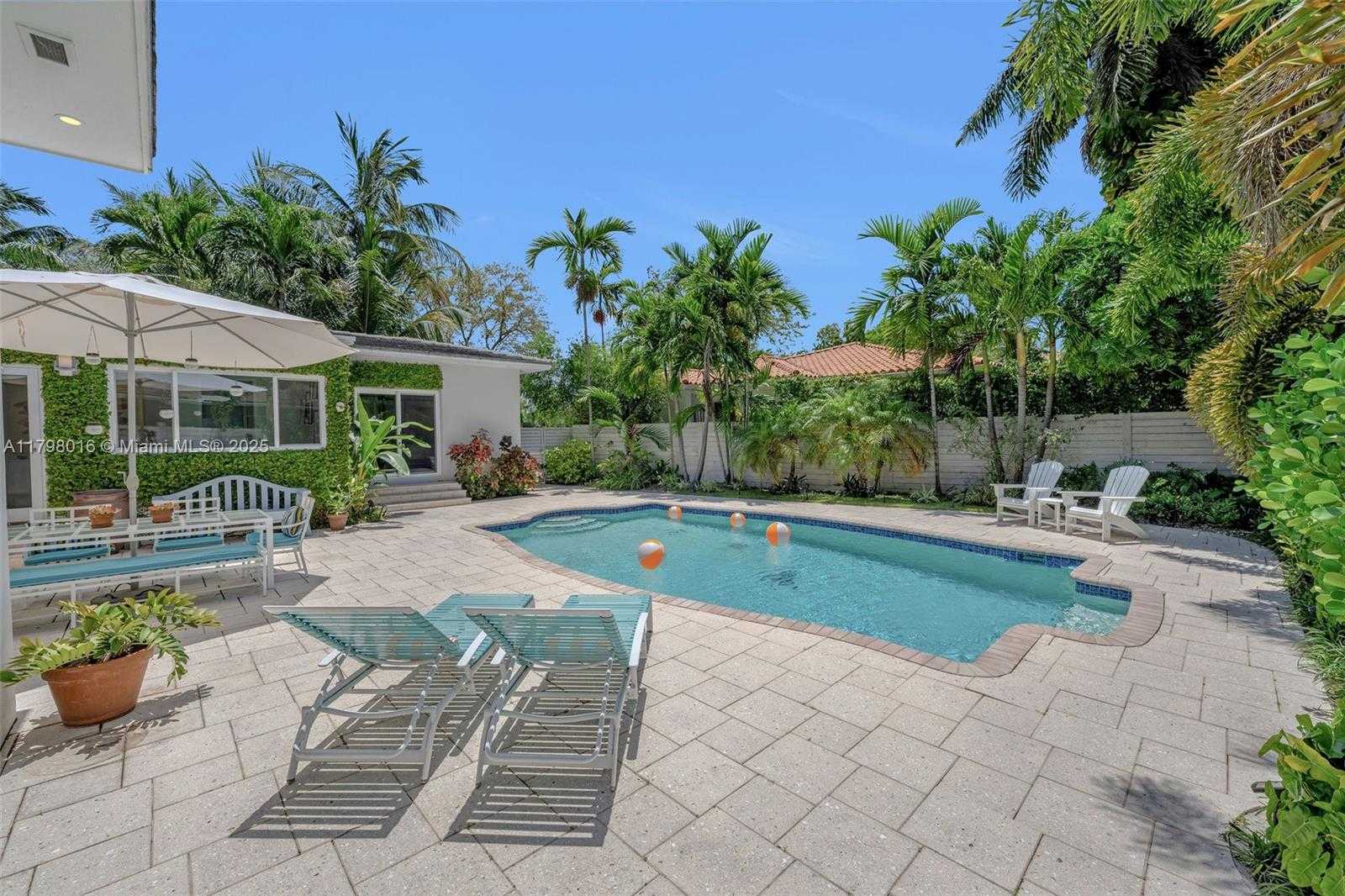 Small Image of 5550 NORTH BAYSHORE DR, Miami Number 27