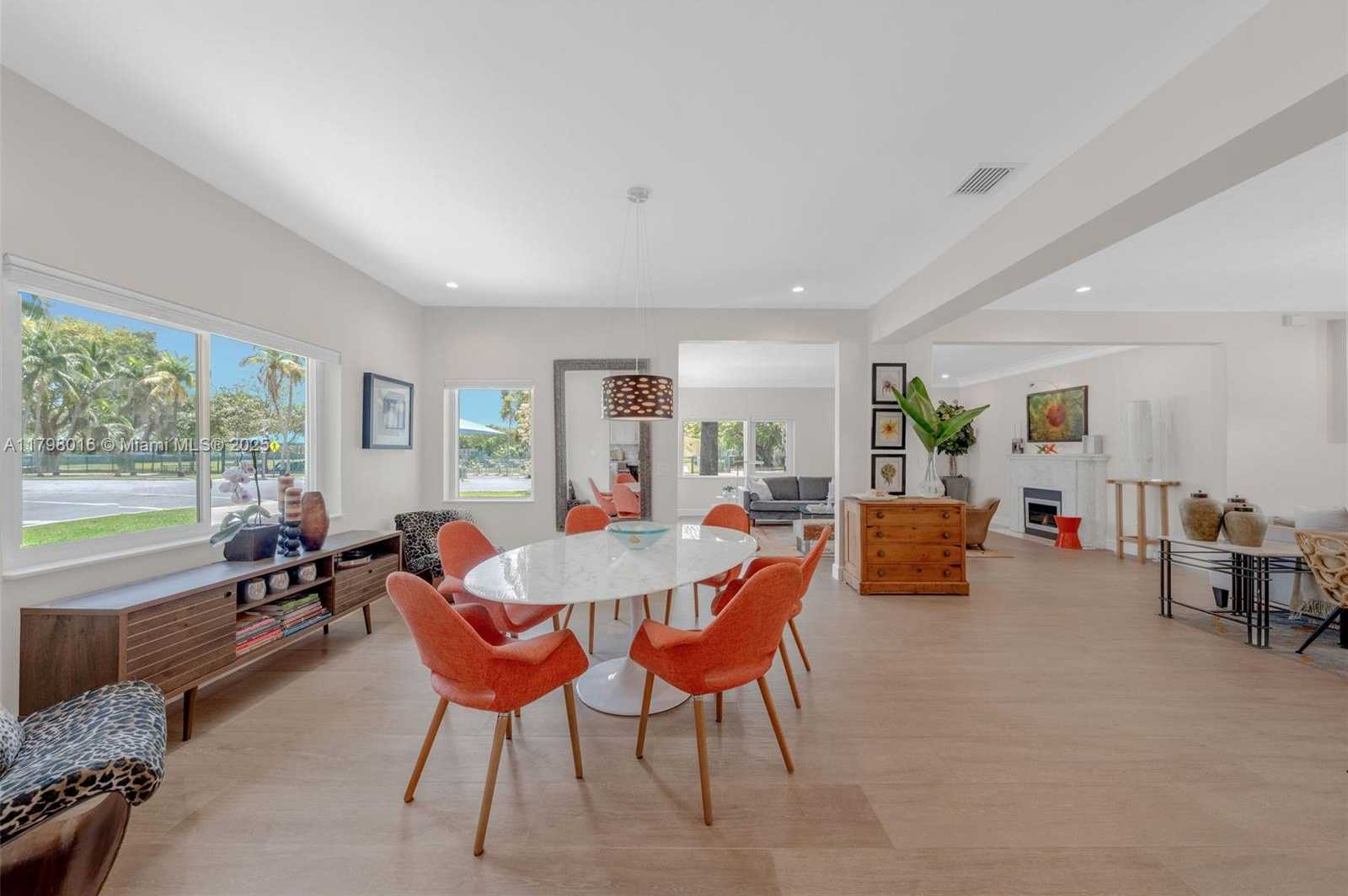Small Image of 5550 NORTH BAYSHORE DR, Miami Number 3