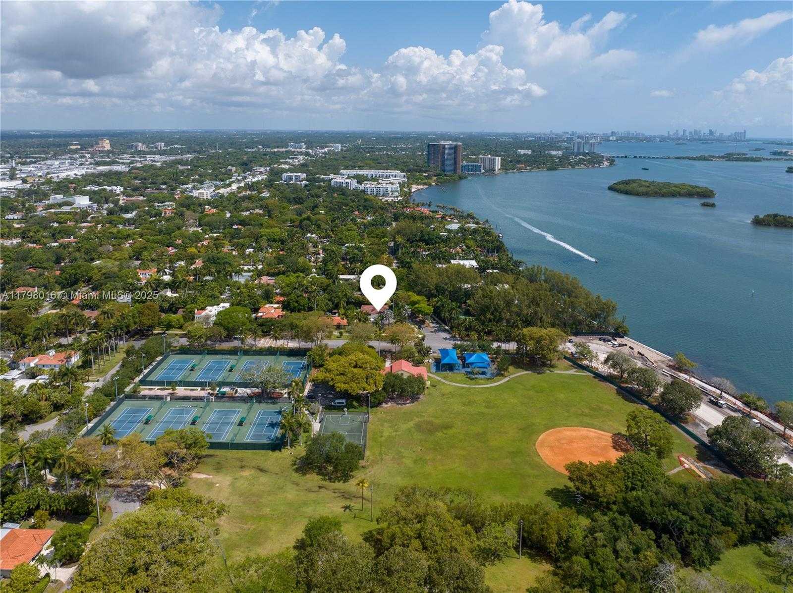 Small Image of 5550 NORTH BAYSHORE DR, Miami Number 41