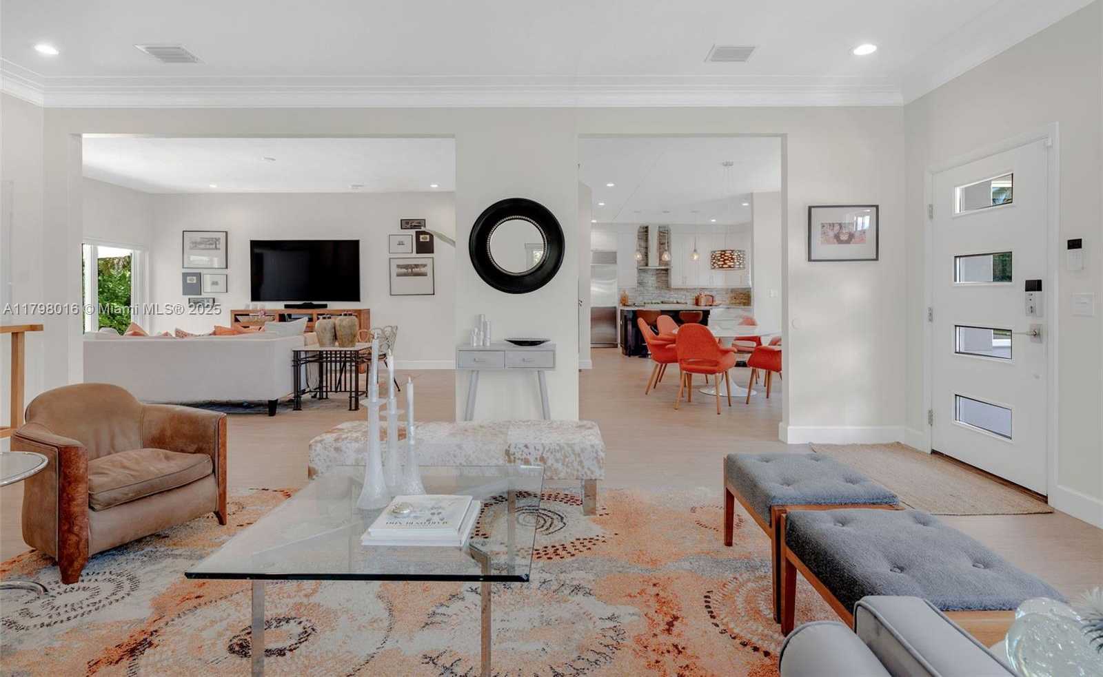 Small Image of 5550 NORTH BAYSHORE DR, Miami Number 5