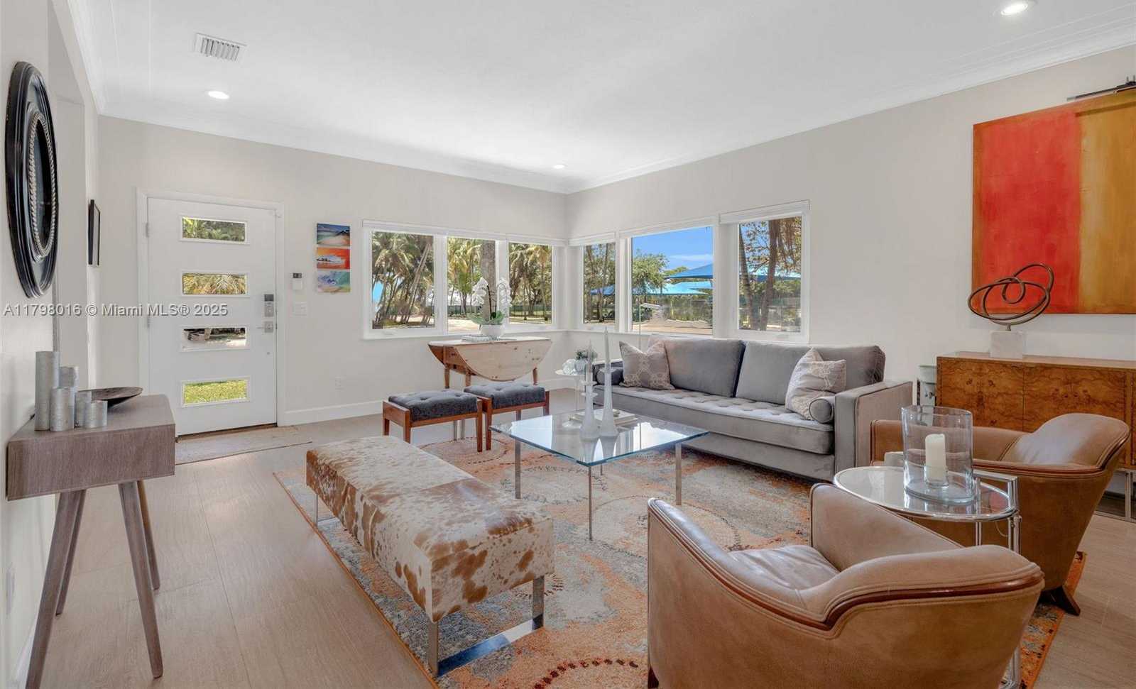 Small Image of 5550 NORTH BAYSHORE DR, Miami Number 6