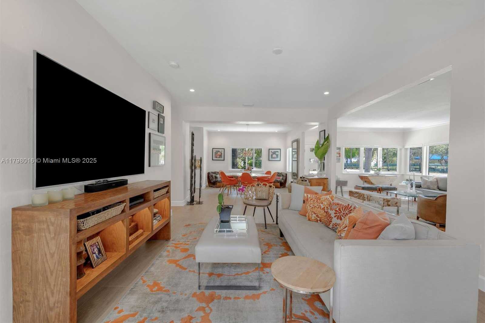 Small Image of 5550 NORTH BAYSHORE DR, Miami Number 8