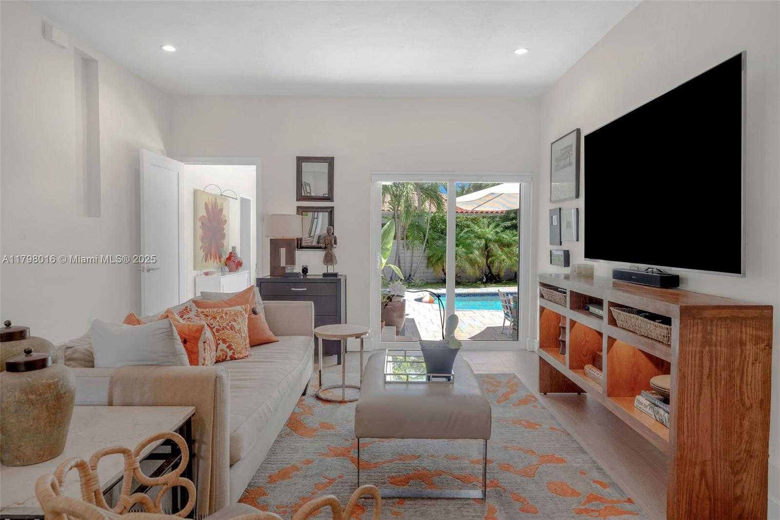 Small Image of 5550 NORTH BAYSHORE DR, Miami Number 9