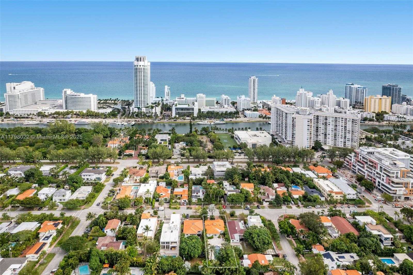 Small Image of 4316 SHERIDAN AVE, Miami Beach Number 2