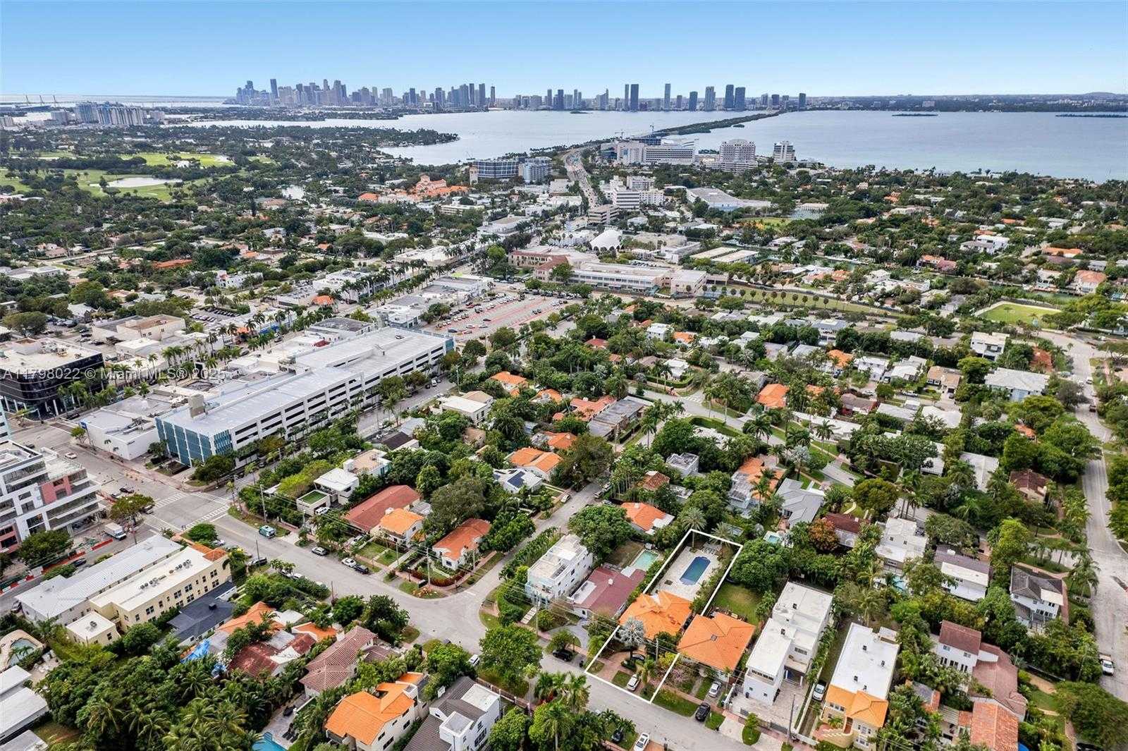 Small Image of 4316 SHERIDAN AVE, Miami Beach Number 4