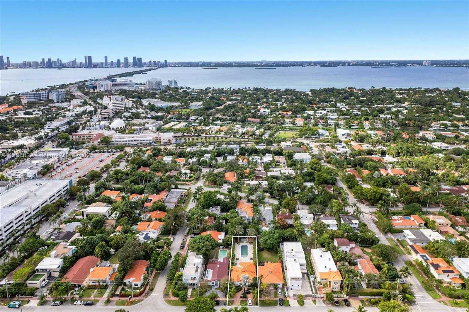 Small Image of 4316 SHERIDAN AVE, Miami Beach Number 5