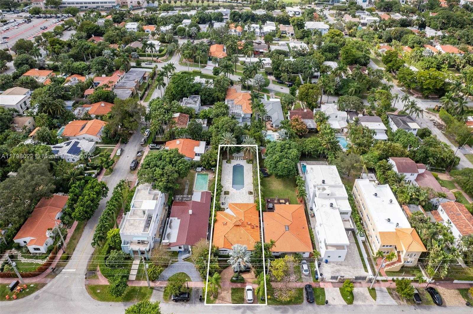 Small Image of 4316 SHERIDAN AVE, Miami Beach Number 6