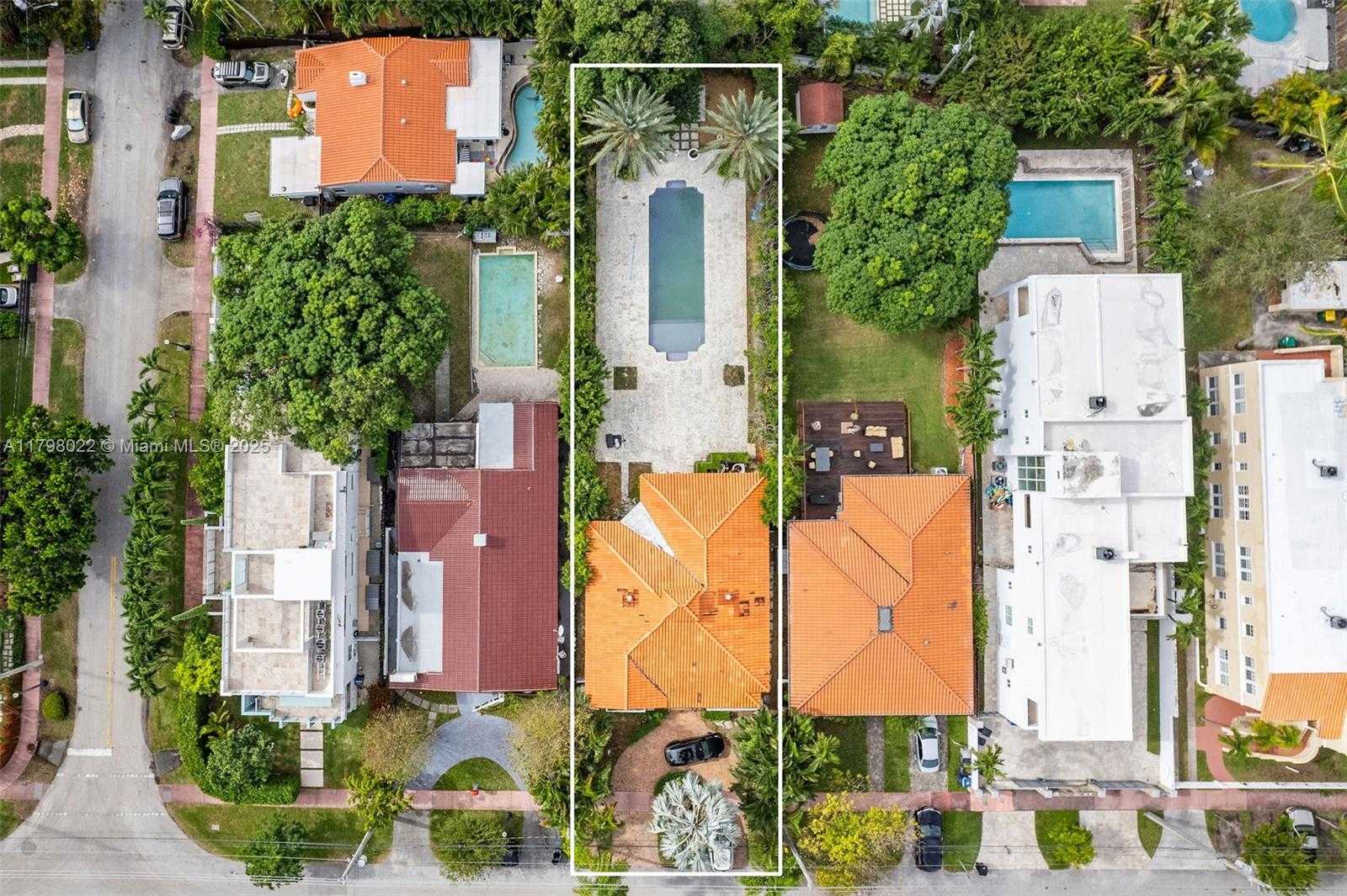 Small Image of 4316 SHERIDAN AVE, Miami Beach Number 7