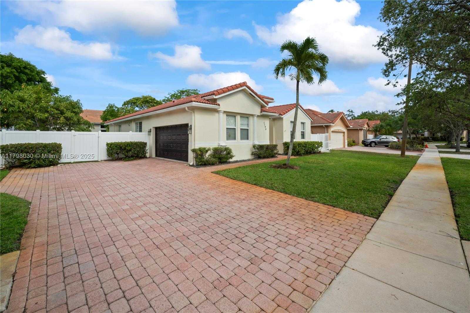 Small Image of 1199 NORTH WEST 166TH AVE, Pembroke Pines Number 2