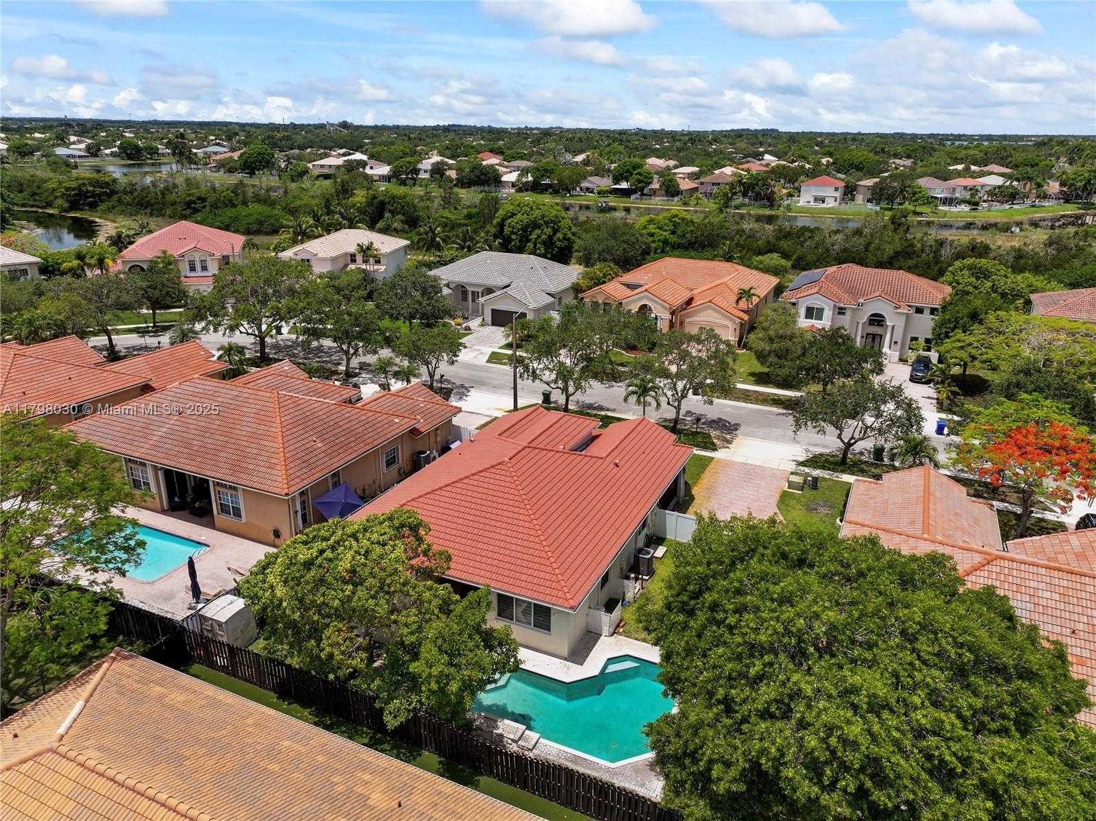 Small Image of 1199 NORTH WEST 166TH AVE, Pembroke Pines Number 43