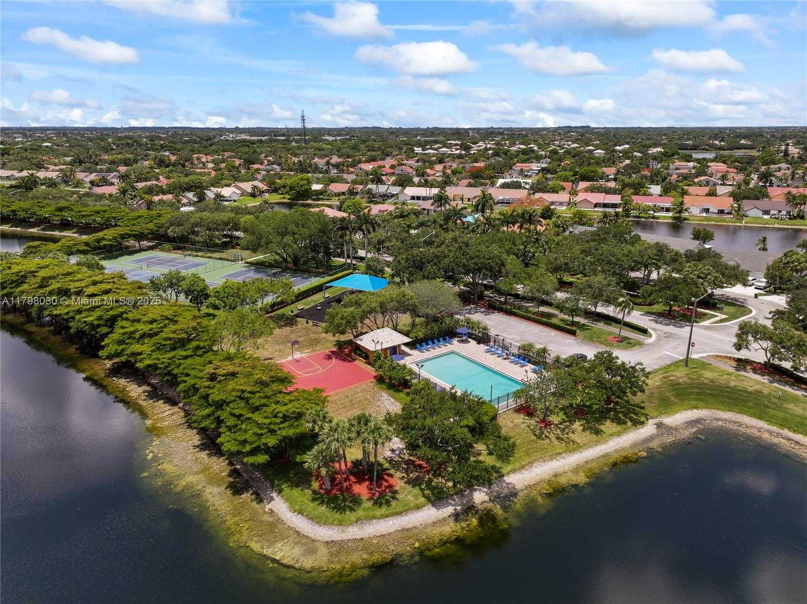 Small Image of 1199 NORTH WEST 166TH AVE, Pembroke Pines Number 47