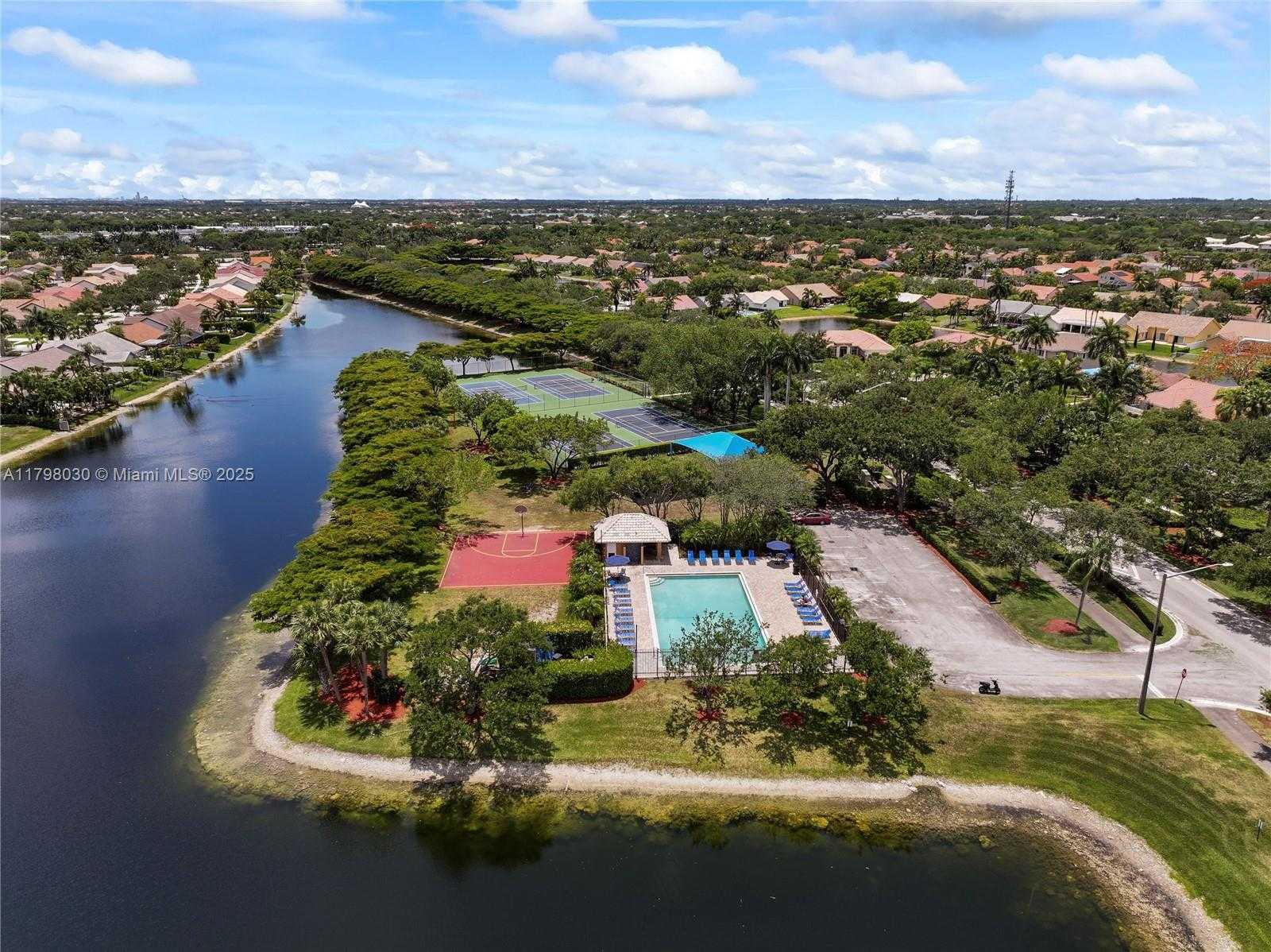 Small Image of 1199 NORTH WEST 166TH AVE, Pembroke Pines Number 48