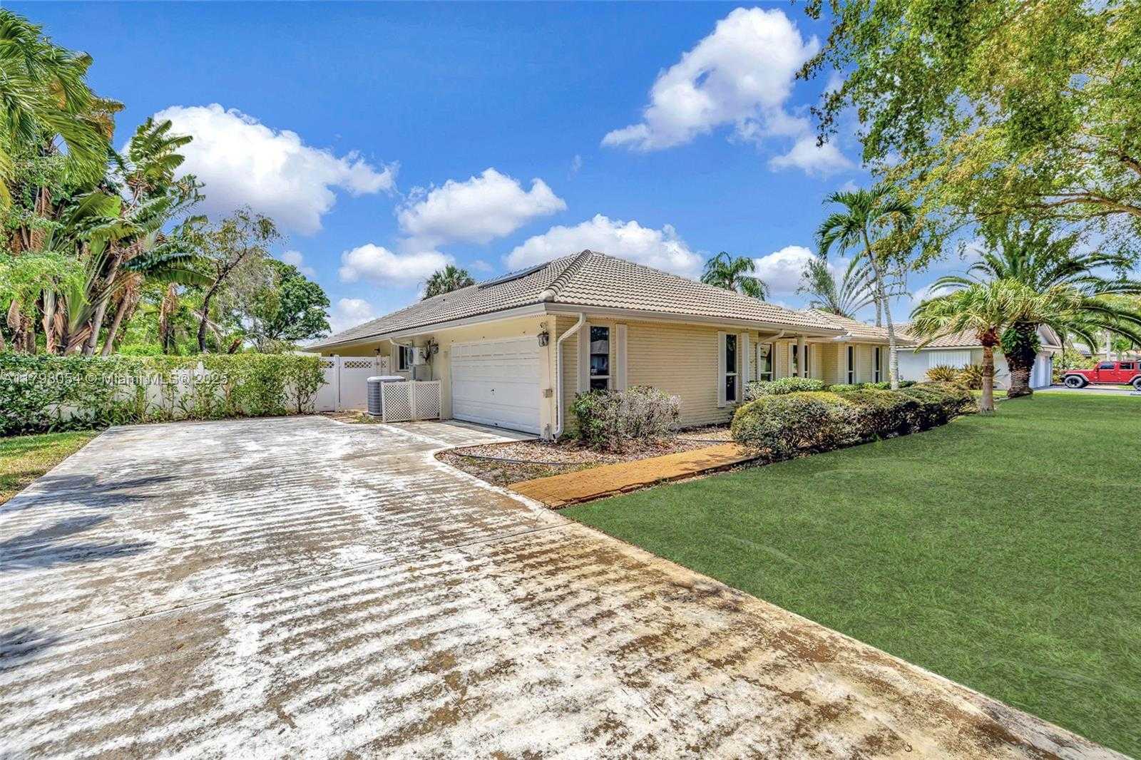 Small Image of 2730 NORTH WEST 105TH TER, Coral Springs Number 3