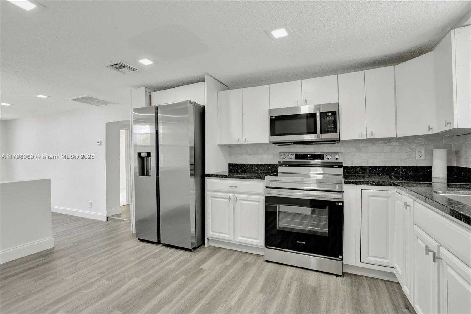 Small Image of 2701 NORTH WEST 18TH TER, Oakland Park Number 6