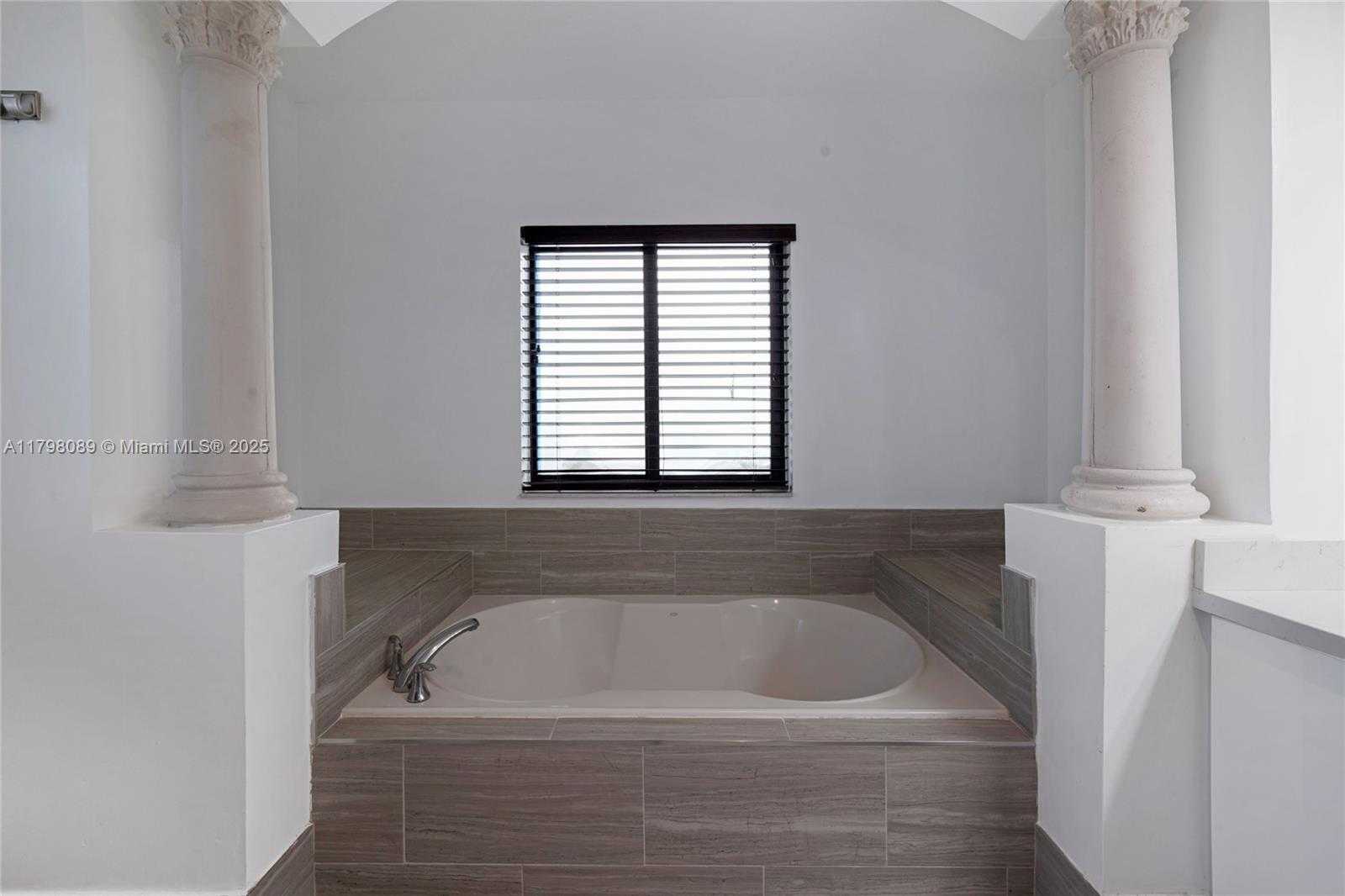 Small Image of 7567 SOUTH WEST 189TH ST, Cutler Bay Number 42
