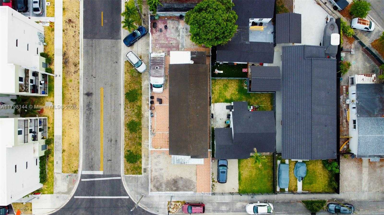 Small Image of 1995 EAST 1ST AVE, Hialeah Number 13