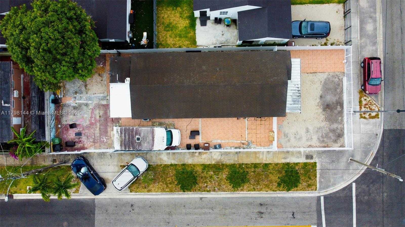Small Image of 1995 EAST 1ST AVE, Hialeah Number 14