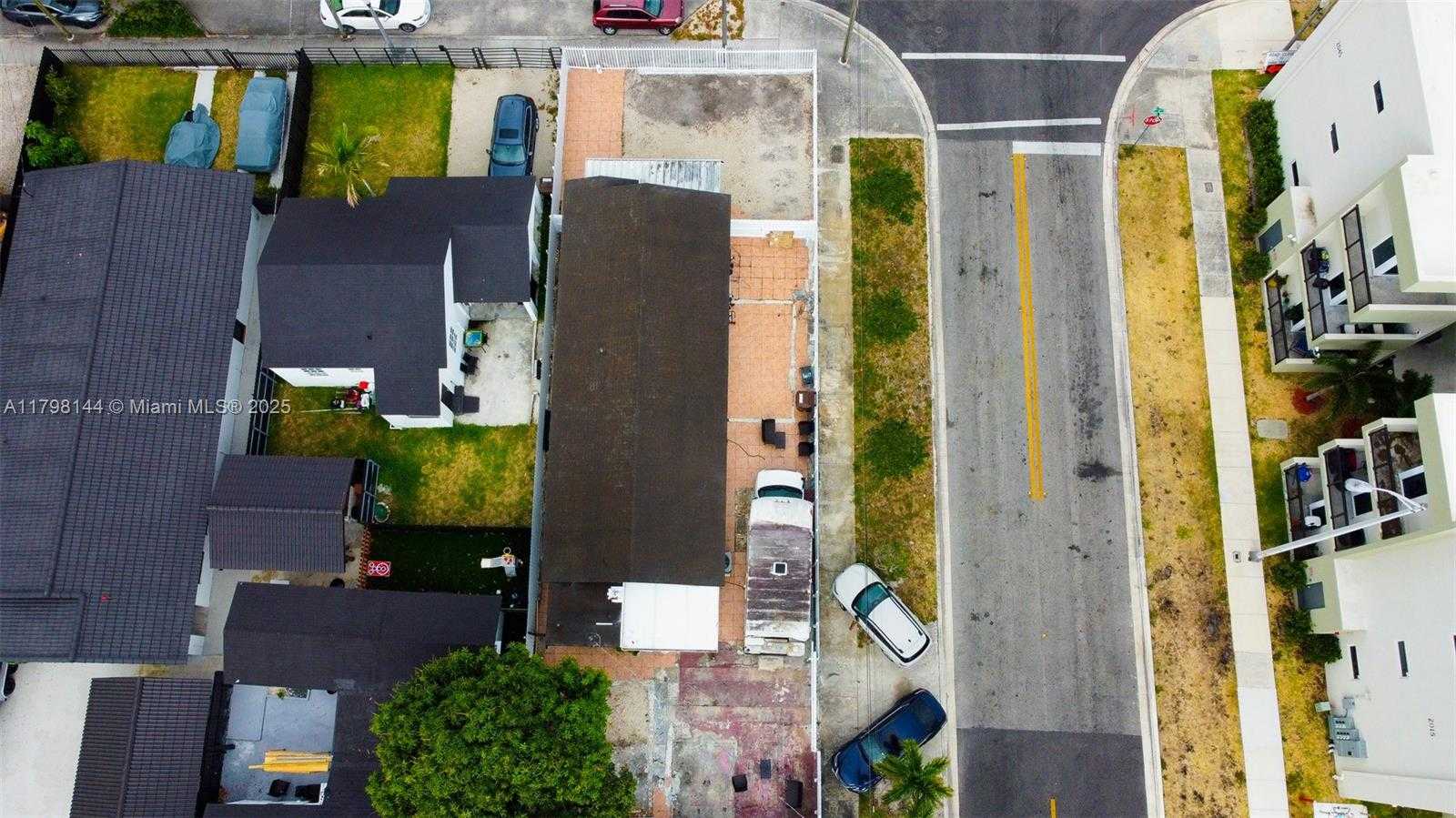 Small Image of 1995 EAST 1ST AVE, Hialeah Number 15