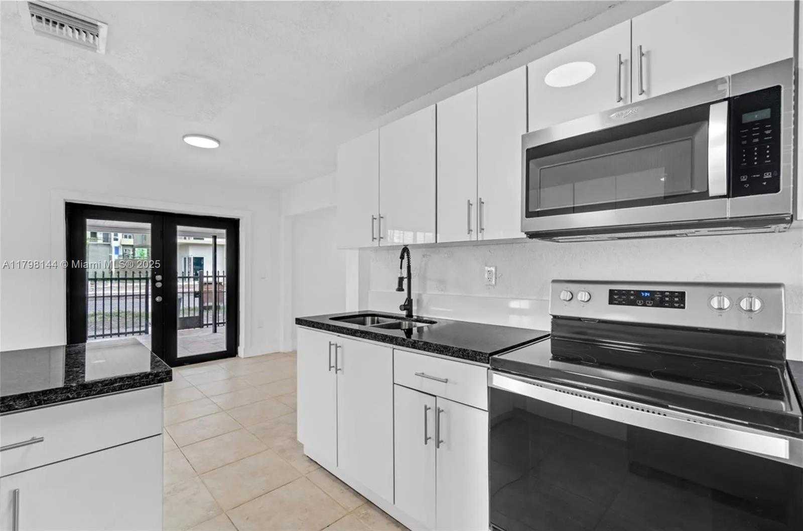 Small Image of 1995 EAST 1ST AVE, Hialeah Number 3