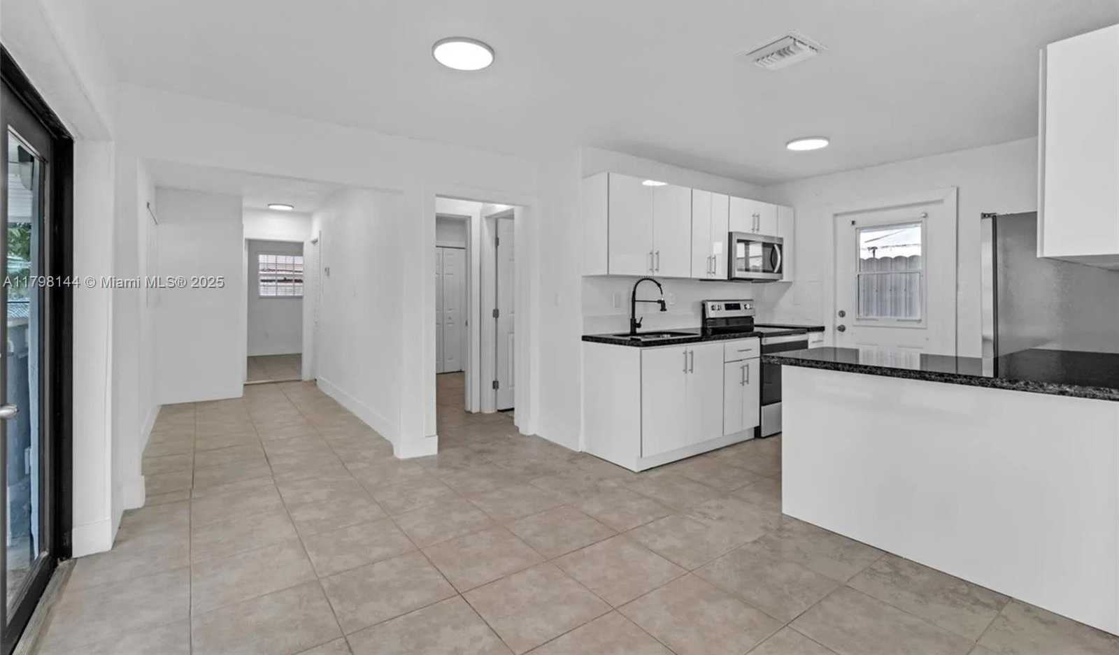 Small Image of 1995 EAST 1ST AVE, Hialeah Number 4