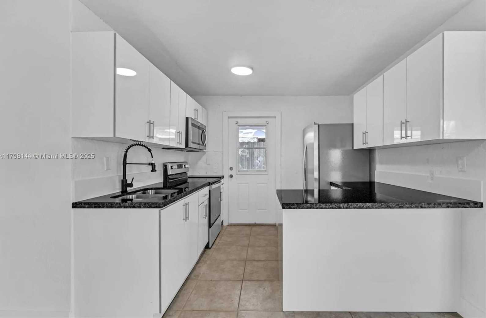 Small Image of 1995 EAST 1ST AVE, Hialeah Number 5