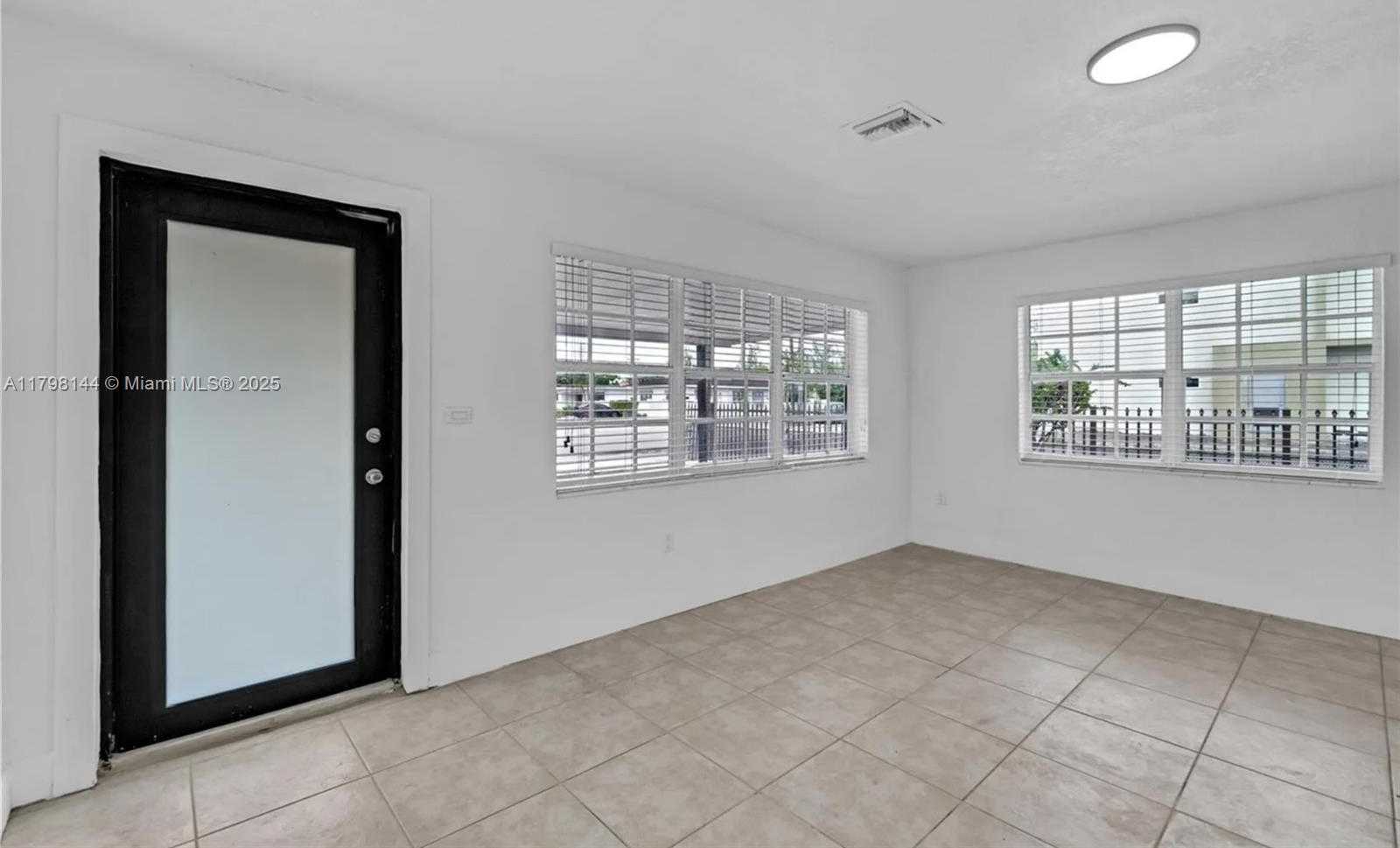 Small Image of 1995 EAST 1ST AVE, Hialeah Number 6