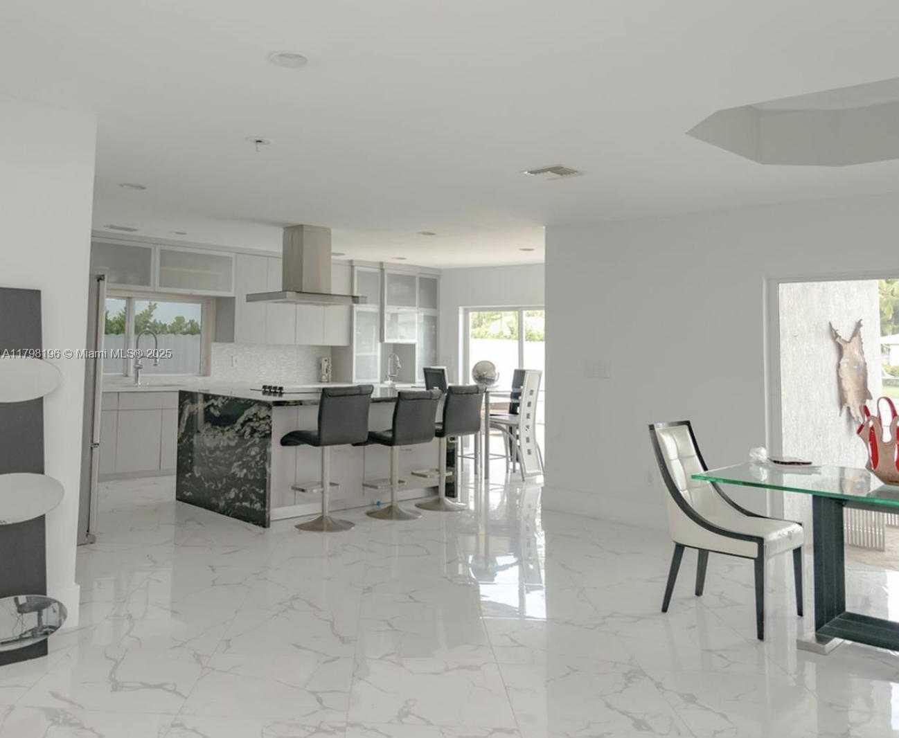 Small Image of 2055 KEYSTONE BLVD, North Miami Number 11