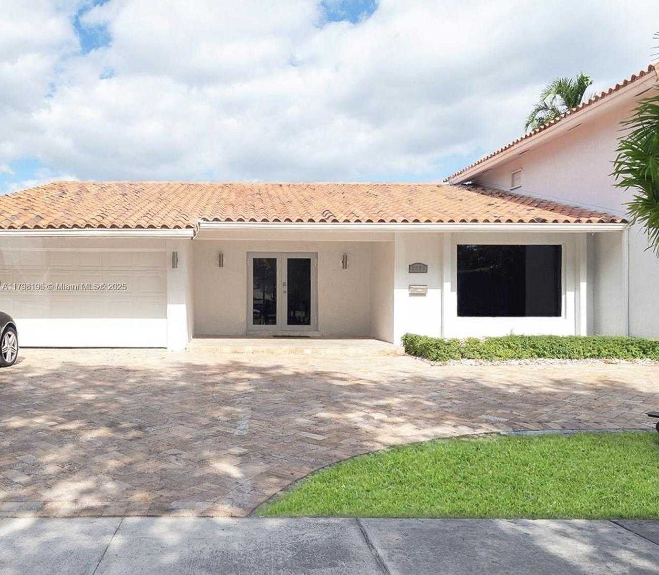 Small Image of 2055 KEYSTONE BLVD, North Miami Number 3