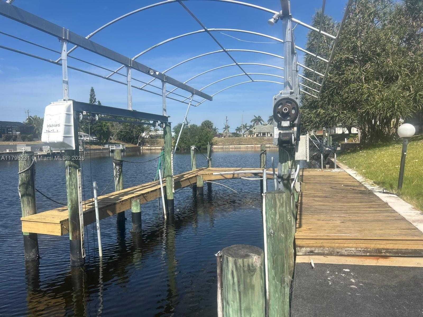 Small Image of 1515 SOUTH EAST 32 TER, Cape Coral Number 12