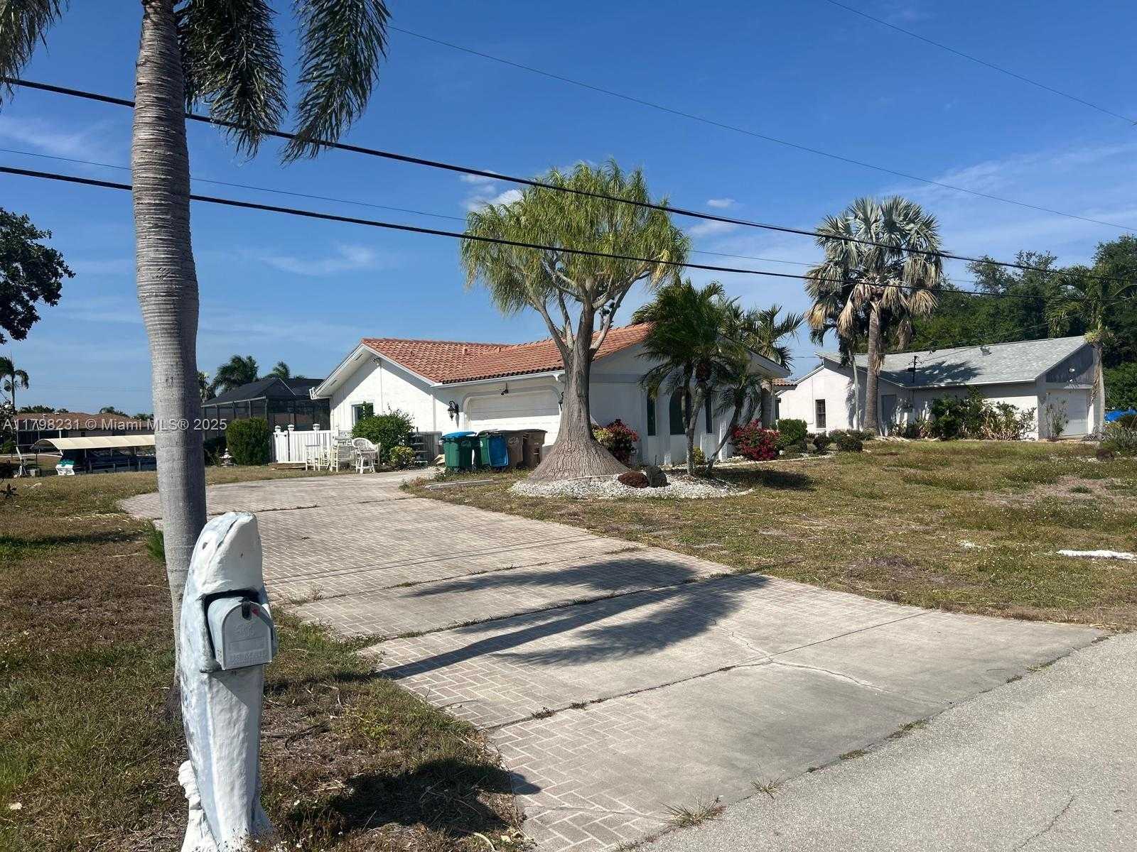 Small Image of 1515 SOUTH EAST 32 TER, Cape Coral Number 16