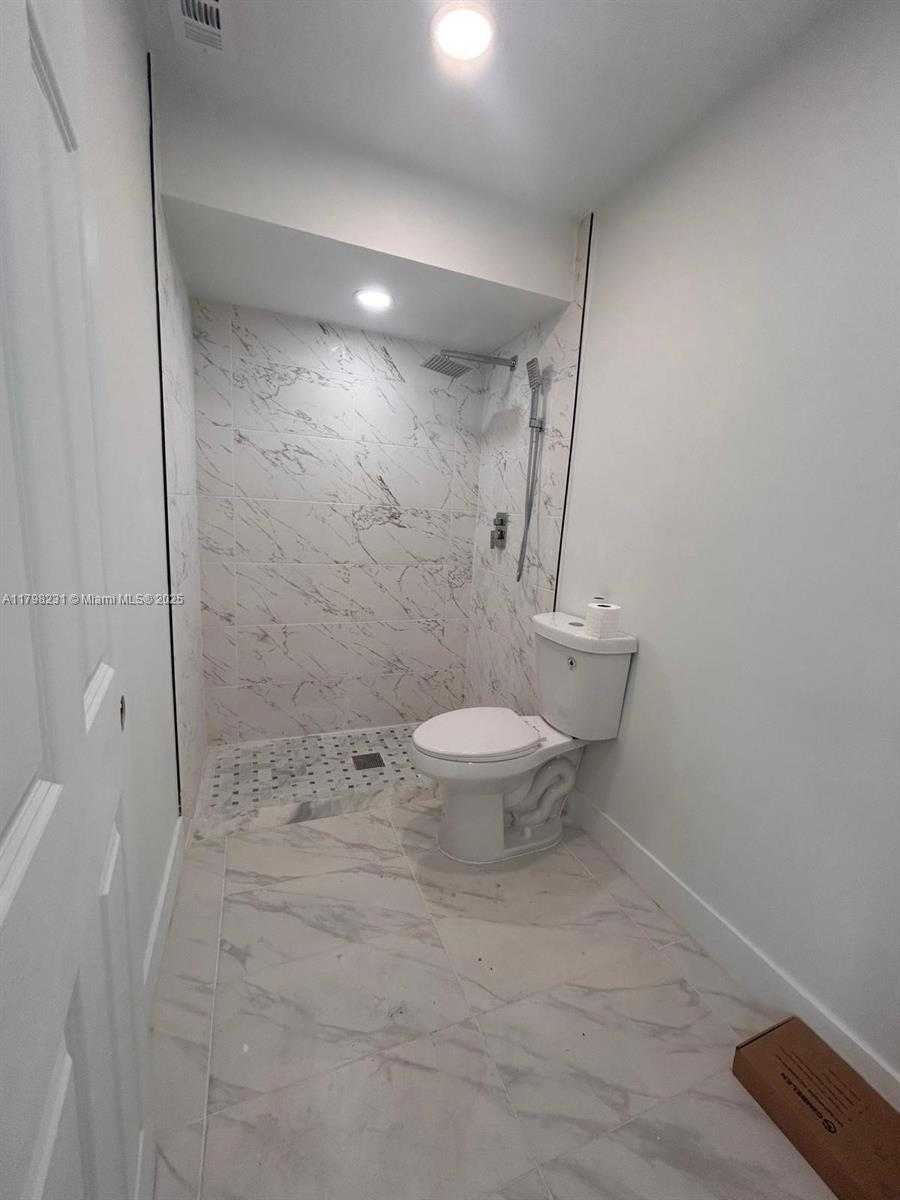 Small Image of 1515 SOUTH EAST 32 TER, Cape Coral Number 18