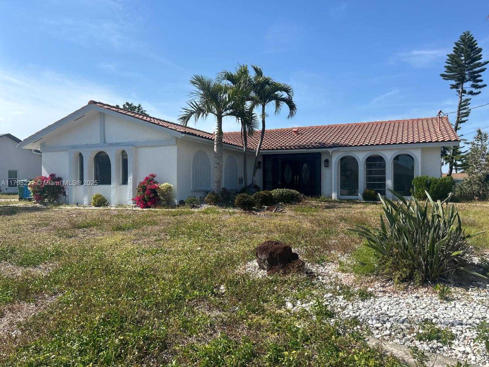 Small Image of 1515 SOUTH EAST 32 TER, Cape Coral Number 5