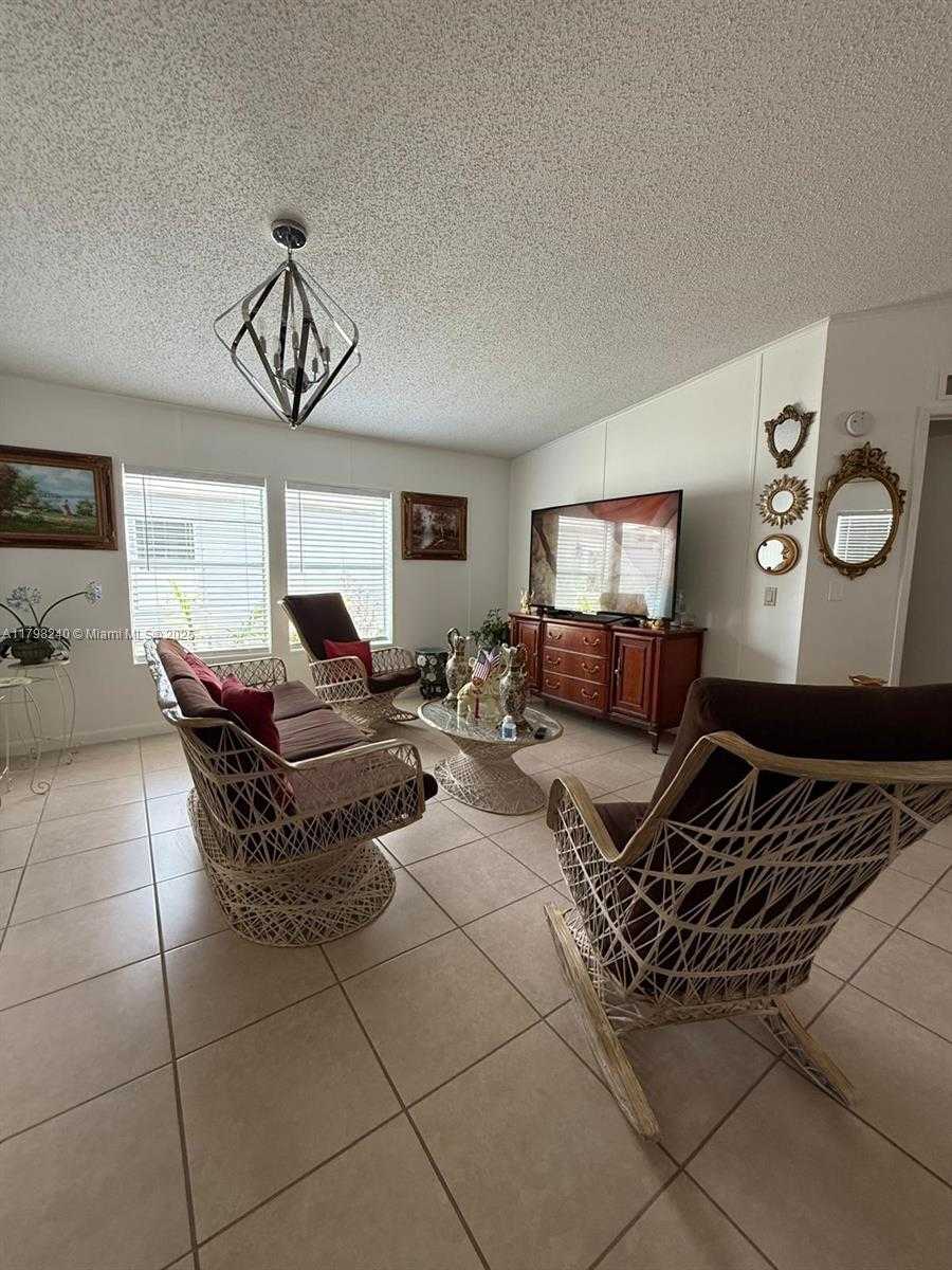 Small Image of 19800 SW 180th Ave, Miami, FL 33187, USA Number 11