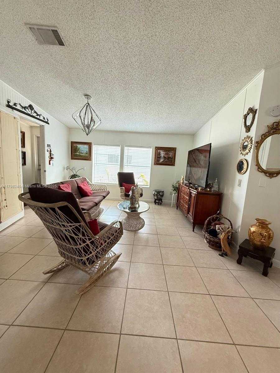 Small Image of 19800 SW 180th Ave, Miami, FL 33187, USA Number 13