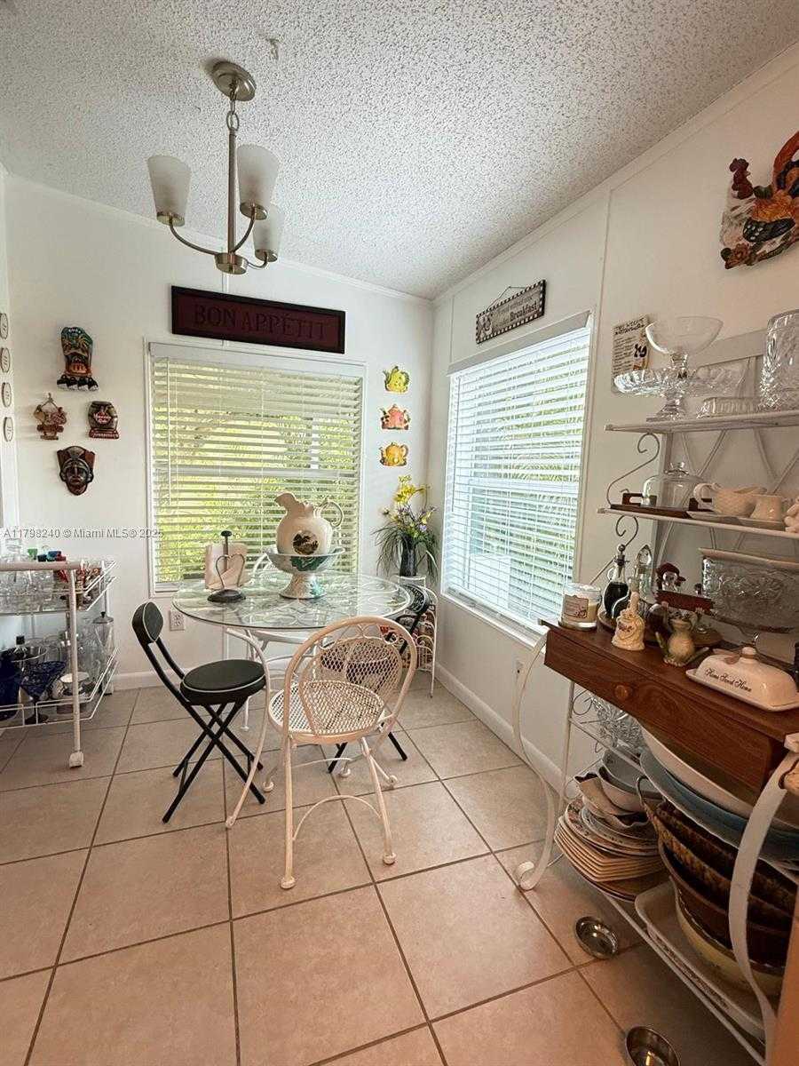 Small Image of 19800 SW 180th Ave, Miami, FL 33187, USA Number 14
