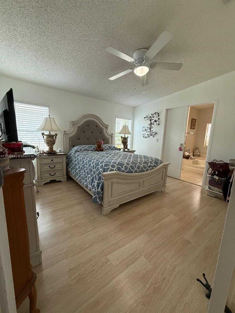 Small Image of 19800 SW 180th Ave, Miami, FL 33187, USA Number 15