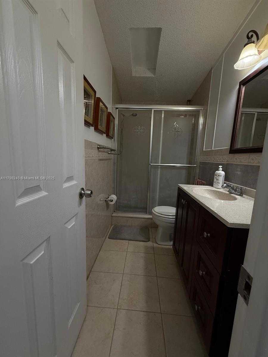 Small Image of 19800 SW 180th Ave, Miami, FL 33187, USA Number 17