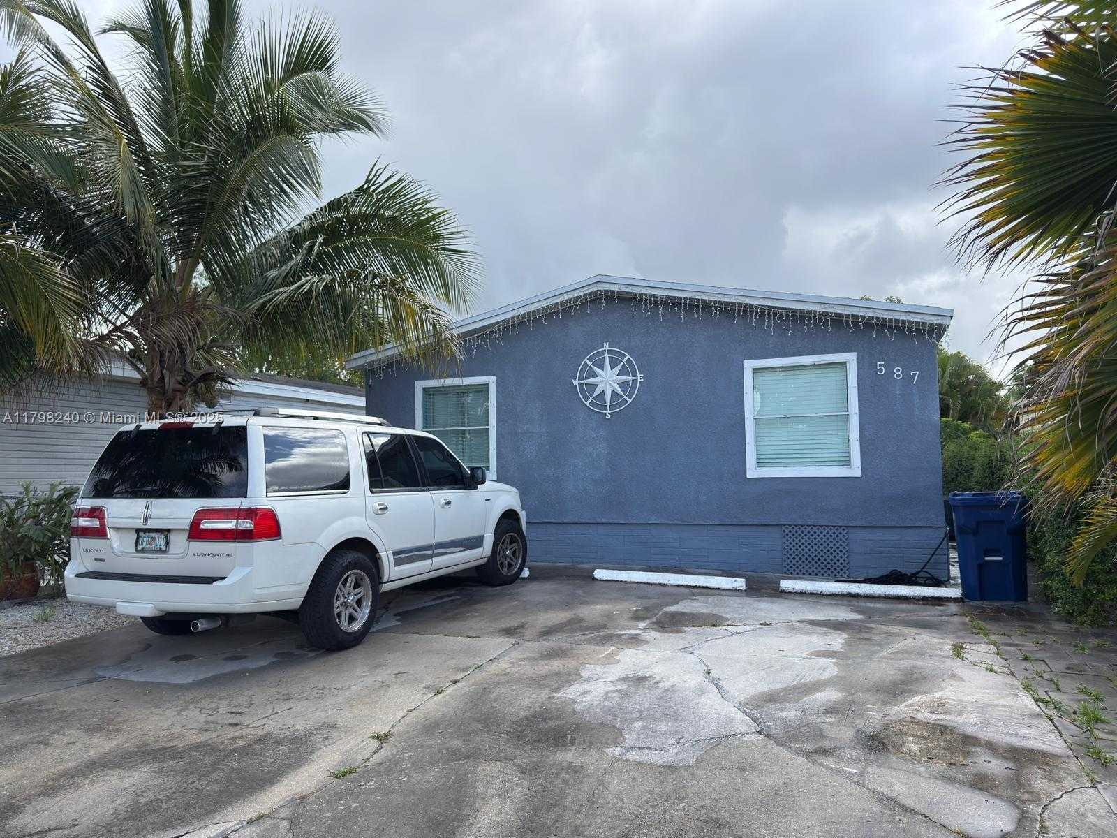 Small Image of 19800 SW 180th Ave, Miami, FL 33187, USA Number 2