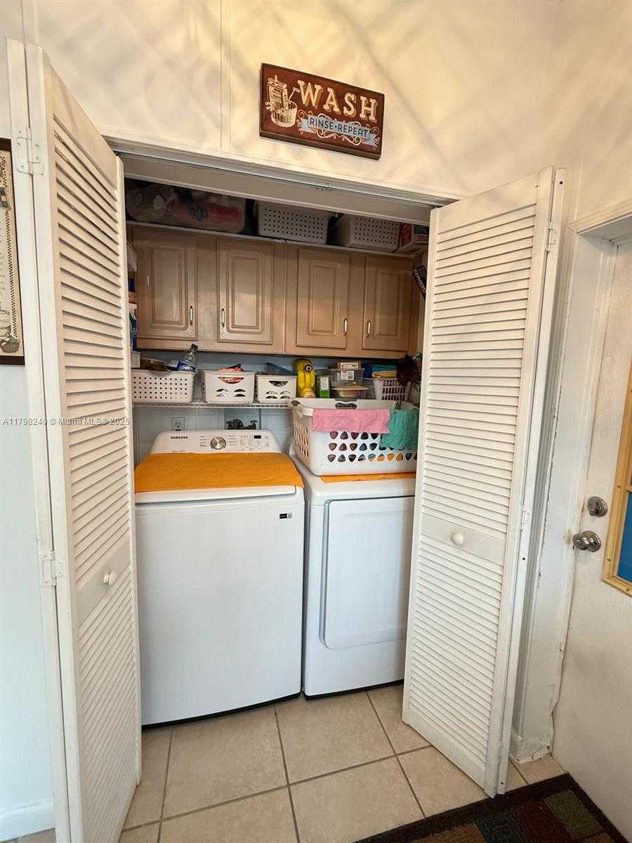 Small Image of 19800 SW 180th Ave, Miami, FL 33187, USA Number 20