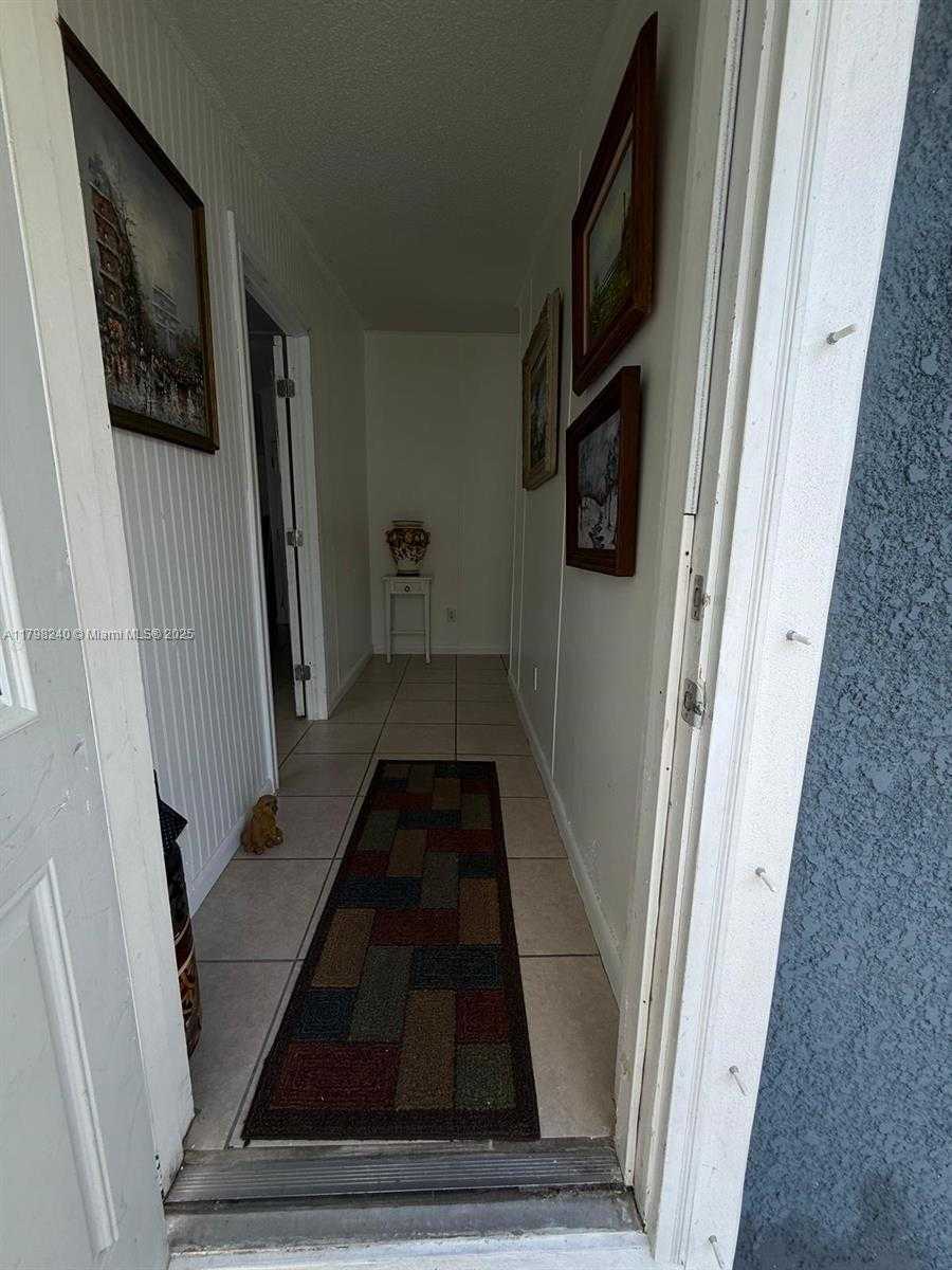 Small Image of 19800 SW 180th Ave, Miami, FL 33187, USA Number 7