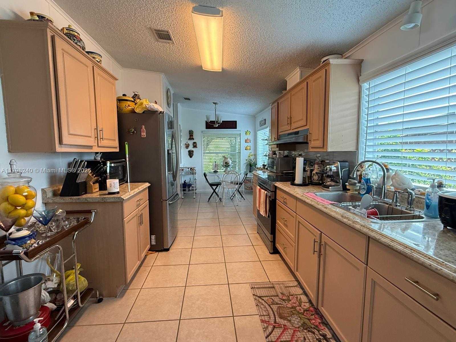 Small Image of 19800 SW 180th Ave, Miami, FL 33187, USA Number 8