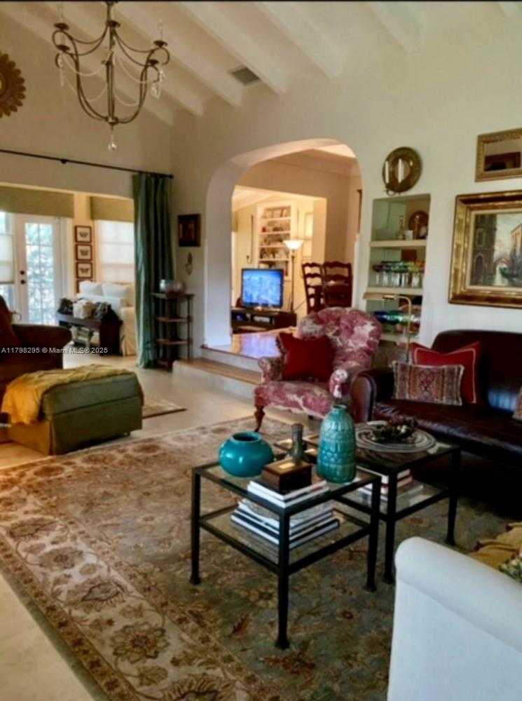 Small Image of 410 NAVARRE AVE, Coral Gables Number 4