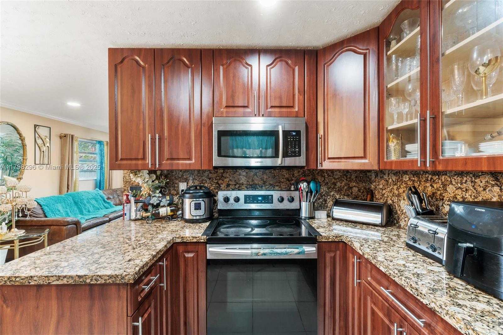 Small Image of 11415 SOUTH WEST 226TH ST, Miami Number 16