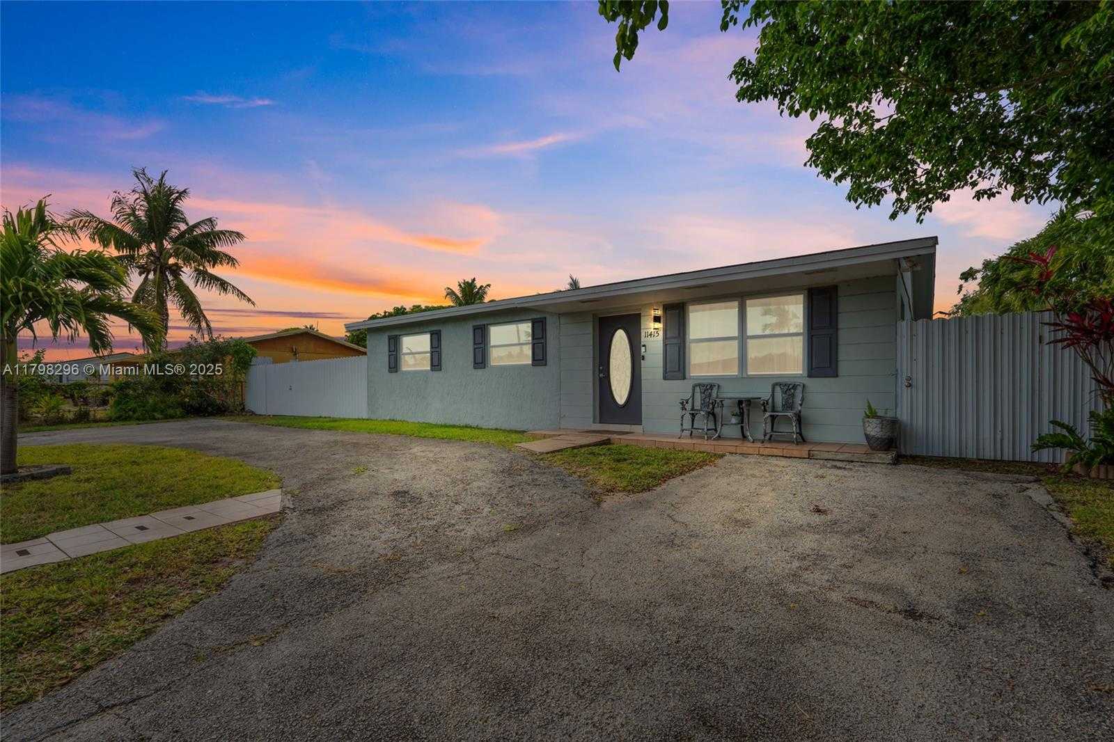 Small Image of 11415 SOUTH WEST 226TH ST, Miami Number 2